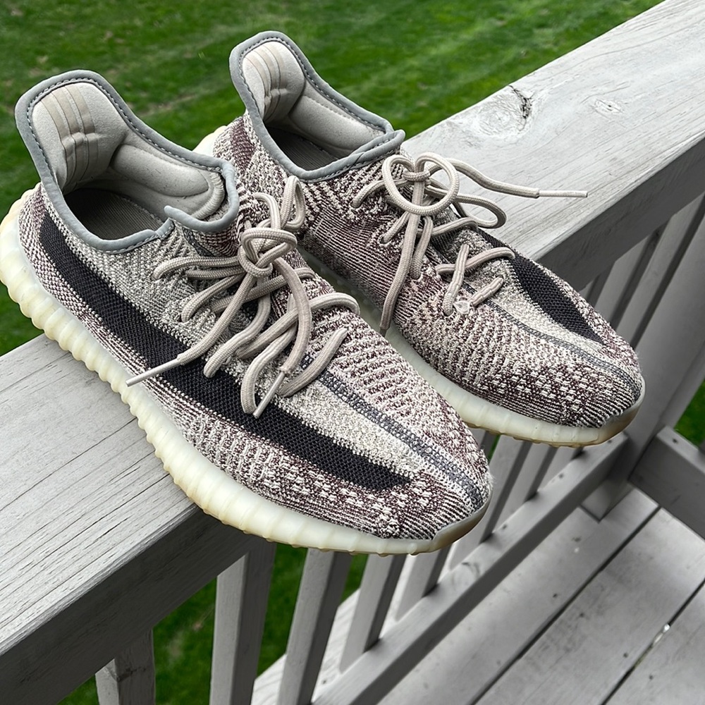 YEEZY ADIDAS